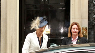 Кабинетът на премиера на Великобритания Тереза Мей проведе първа среща