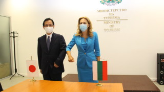 Заместник министър председателят по икономическата и демографската политика и министър на