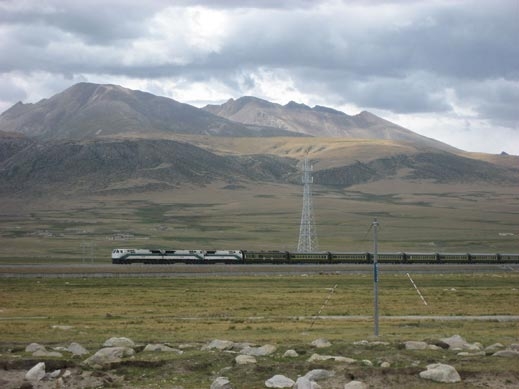 Железницата до Лхаса стимулира тибетския износ