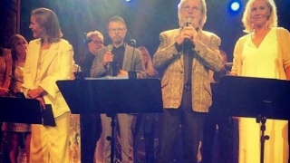 ABBA се събраха на сцената след 30 години