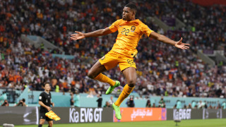 Челси направи оферта за защитника на Интер Дензъл Дъмфрис Според La