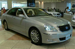 Toyota изтегля 121 930 автомобила 