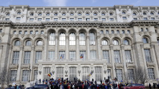 Правителството на новия румънски премиер Марчел Чолаку спечели вот на доверие