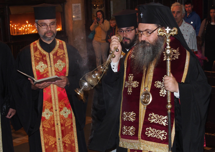 Молебен за спиране на бедствието отслужи Варненският митрополит Йоан 