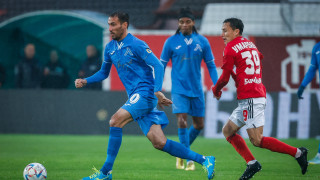 Плеймейкърът на Левски Ивелин Попов е скочил на треньора