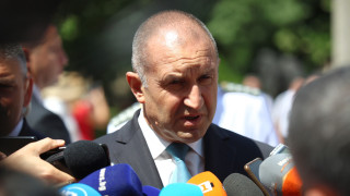 Правителството и Народното събрание следва да съхраняват и развиват отбранителните