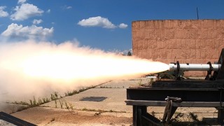 Успешно приключи изпитването на барутни ракетни двигатели в Стара Загора