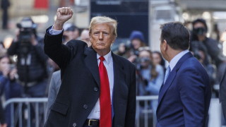 Бившият американски президент Доналд Тръмп спечели в понеделник спиране на