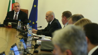 Това че месец два не е говорено по темата на електронното