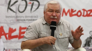 Полски съд постанови Лех Валенса публично да се извини на лидера Ярослав Качински