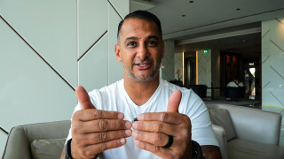 Мениджърът на Конът Макгрегър Оди Атар сравни непобедения боксьор