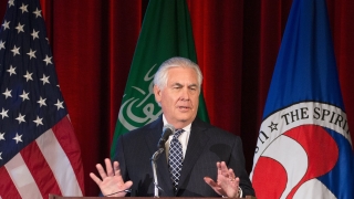 Тръмп не е обсъждал секретна информация с Лавров, отсече Тилърсън