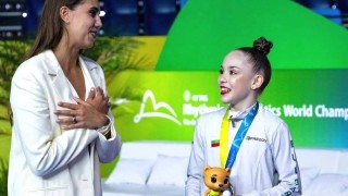 Стилияна Николова спечели сребърен медал във финала на обръч на