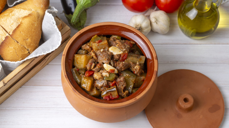 Български ли е гювечът - истината зад любимото ястие