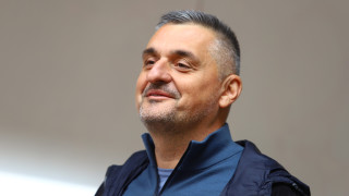 Страшно съжалявам че тази шепа от мекотели които ръководят партията