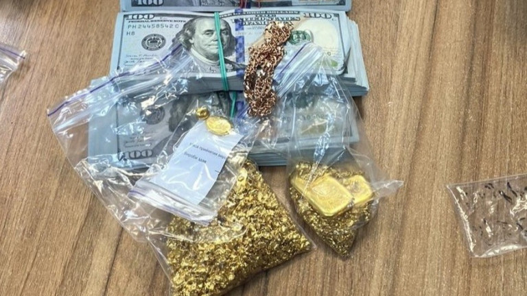 Намериха злато и $40 000 в багажа на пътник в автобус на Капитан Андреево