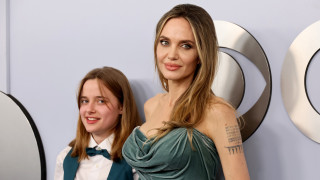 Анджелина Джоли добави в портфолиото си и награда за театър