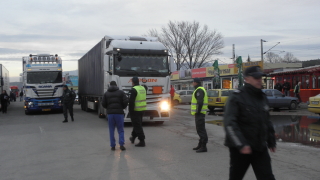 Движението по път I 1 Благоевград ГКПП Кулата в участъка