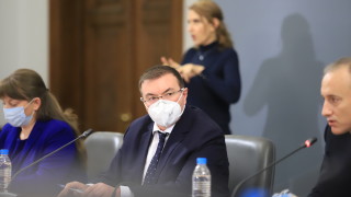 Много внимателно ще наблюдаваме какво се случва с мерките и