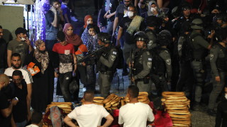 Около 90 палестинци са били ранени при насилствени сблъсъци с