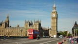 Подозрителен пакет в английския парламент прати двама в болница 