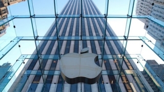 Милиардерът Карл Айкън купи акции от Apple за $ 1 млрд.