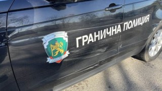 Двама полицаи пострадаха след катастрофа край Бургас