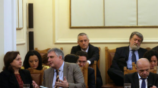 Калфин намеква за оставката си 