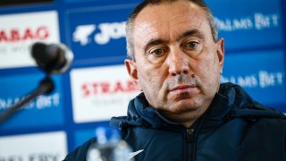 Треньорът на Левски Станимир Стоилов вярва че кампанията за продажба