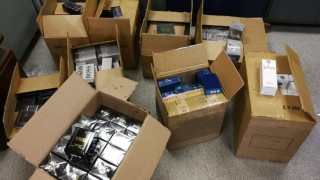 Трима са задържани за търговия с маркови парфюми край Провадия