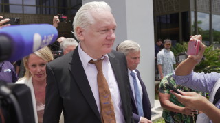 Основателят на Wikileaks Джулиан Асанж поиска от Испания да наложи