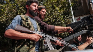 Хиляди сирийски бойци са прехвърлени през Турция в Либия в подкрепа на Триполи