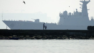 Китай съобщи че Военноморските сили ВМС са предупредили американски кораби