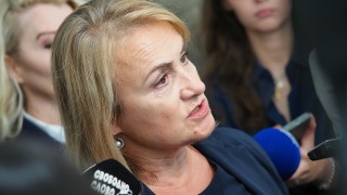 Не може младежи без присъда да са в ареста Това