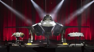Новите американски изтребители F 35 се превръщат в ябълката на раздора