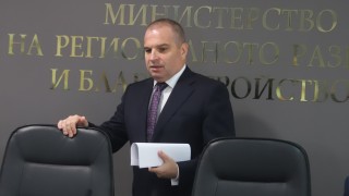Кирил Петков е виновен да няма нови поръчки за пътни