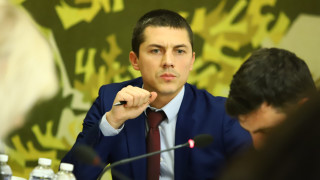 Цялото мрънкане да спре: Мъжът на Лена подкрепя развода на ПП и ДБ