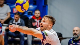 Една от най важните фигури в дефанзивния вал на волейболния Локомотив