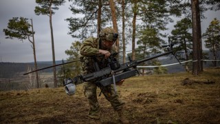 Бившият директор на ЦРУ Дейвид Петреъс е пътувал до Украйна