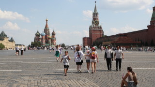 Българските туроператори отменят всички пътувания до Русия след влизането в