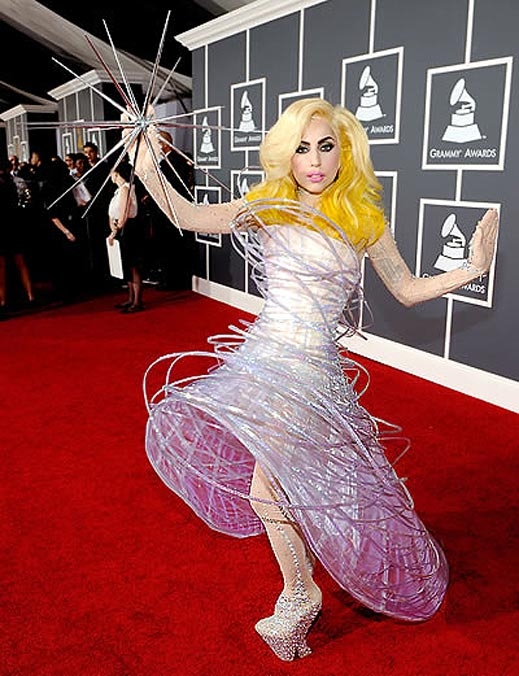 Армани облича Лейди Гага