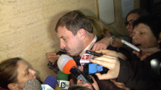 Аз съм дежурният виновник за всичко, оплака се Ал. Петров