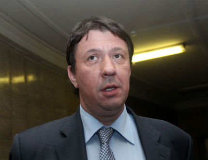 Куюмджиев: Поскъпване на тока е неизбежно, до режим няма да се стигне 