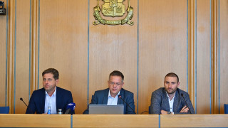 63 нови трамвая 15 тролея и 45 електробуса ще се