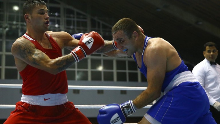 Българските боксьори Даниел Асенов (52 кг), Благой Найденов (81 кг)