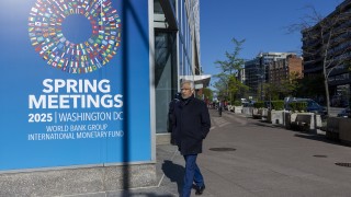 Международният валутен фонд МВФ понижи прогнозата си за растеж на