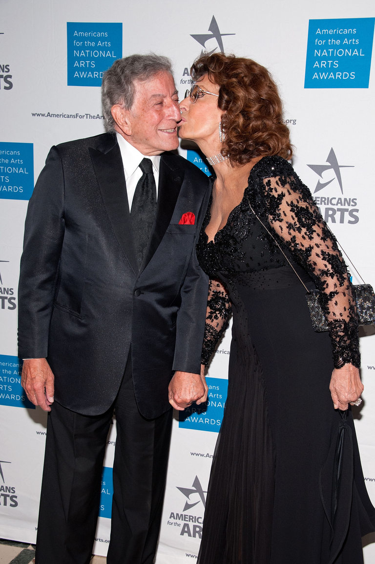 С композитора Тони Бенет