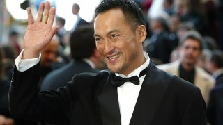 Ароматът на L eau d Issey вероятно още стои по копринените рокли на