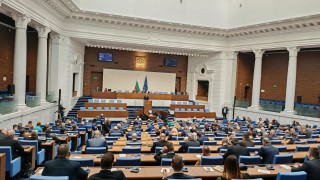 Пет формации със сигурно представителство в следващото Народно събрание и