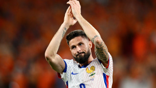 Международната кариера на голмайстора на Франция Оливие Жиру завърши във